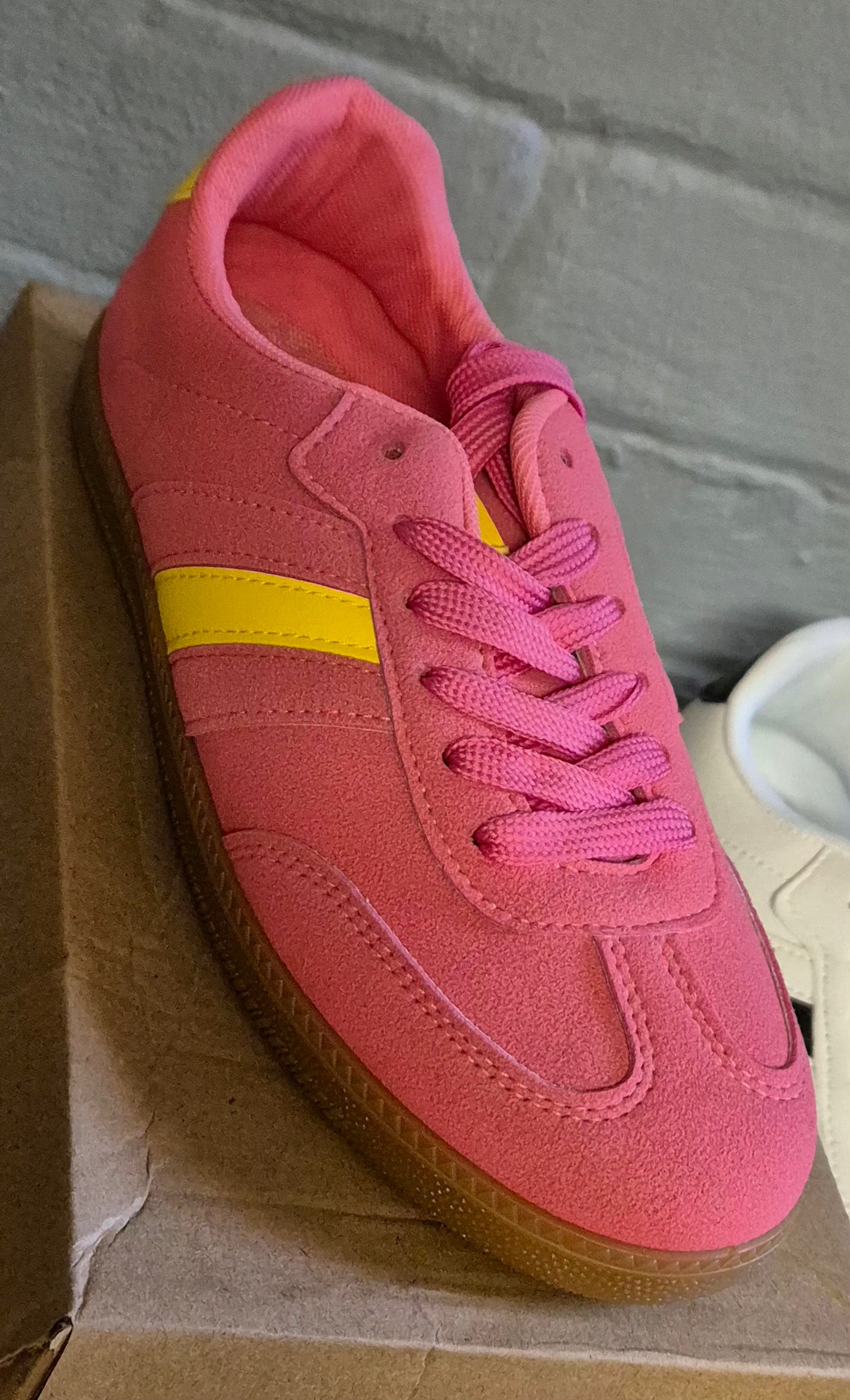 Retro Trainer