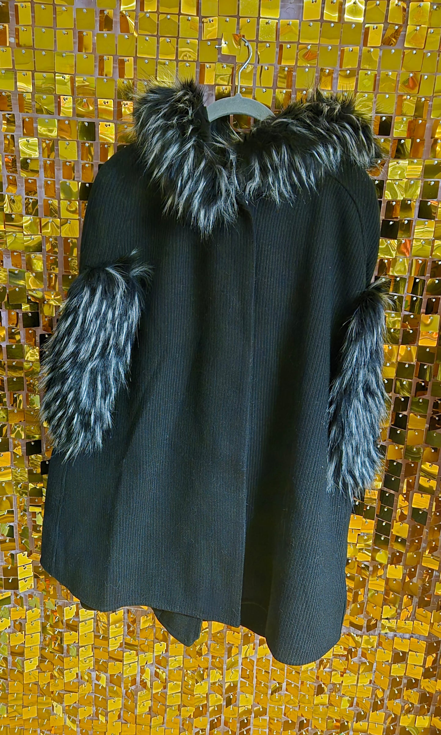 Pia Rossini Sleeveless Coat