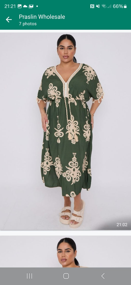 Queen short sleeve boho dress
