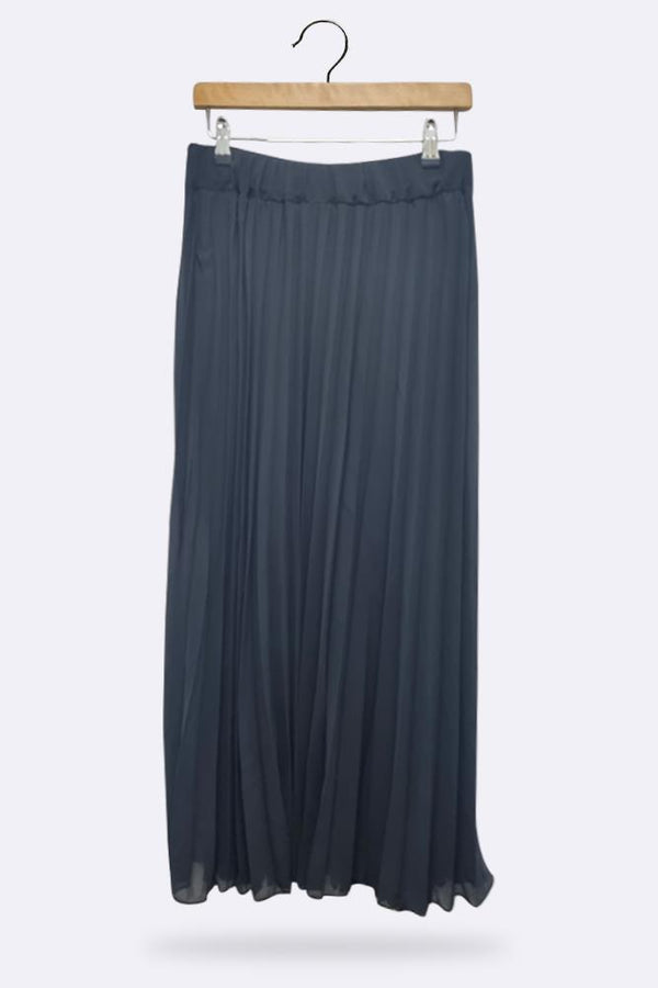 Long pleated skirt