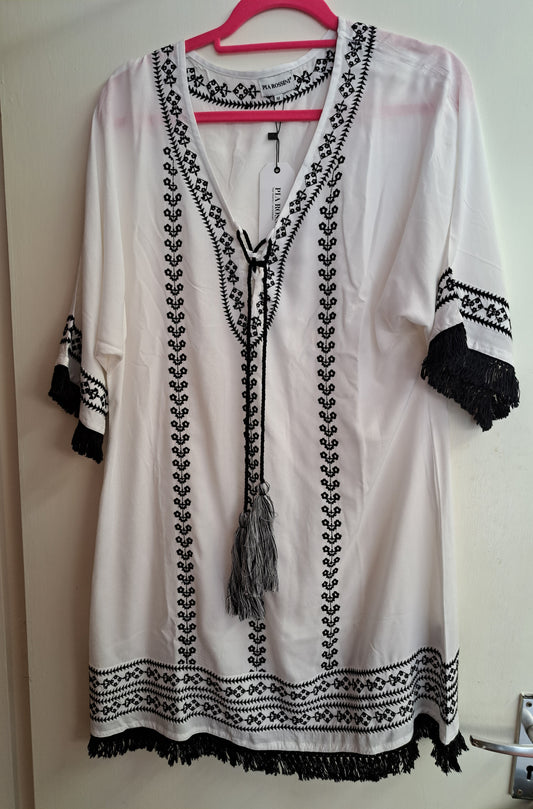 Pia Rossini Black/White Beach Cover-Up