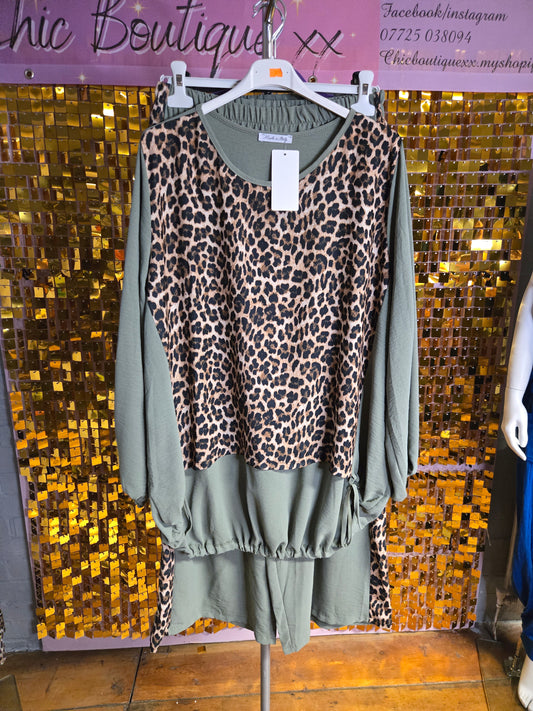 New animal front 2 piece trouser set