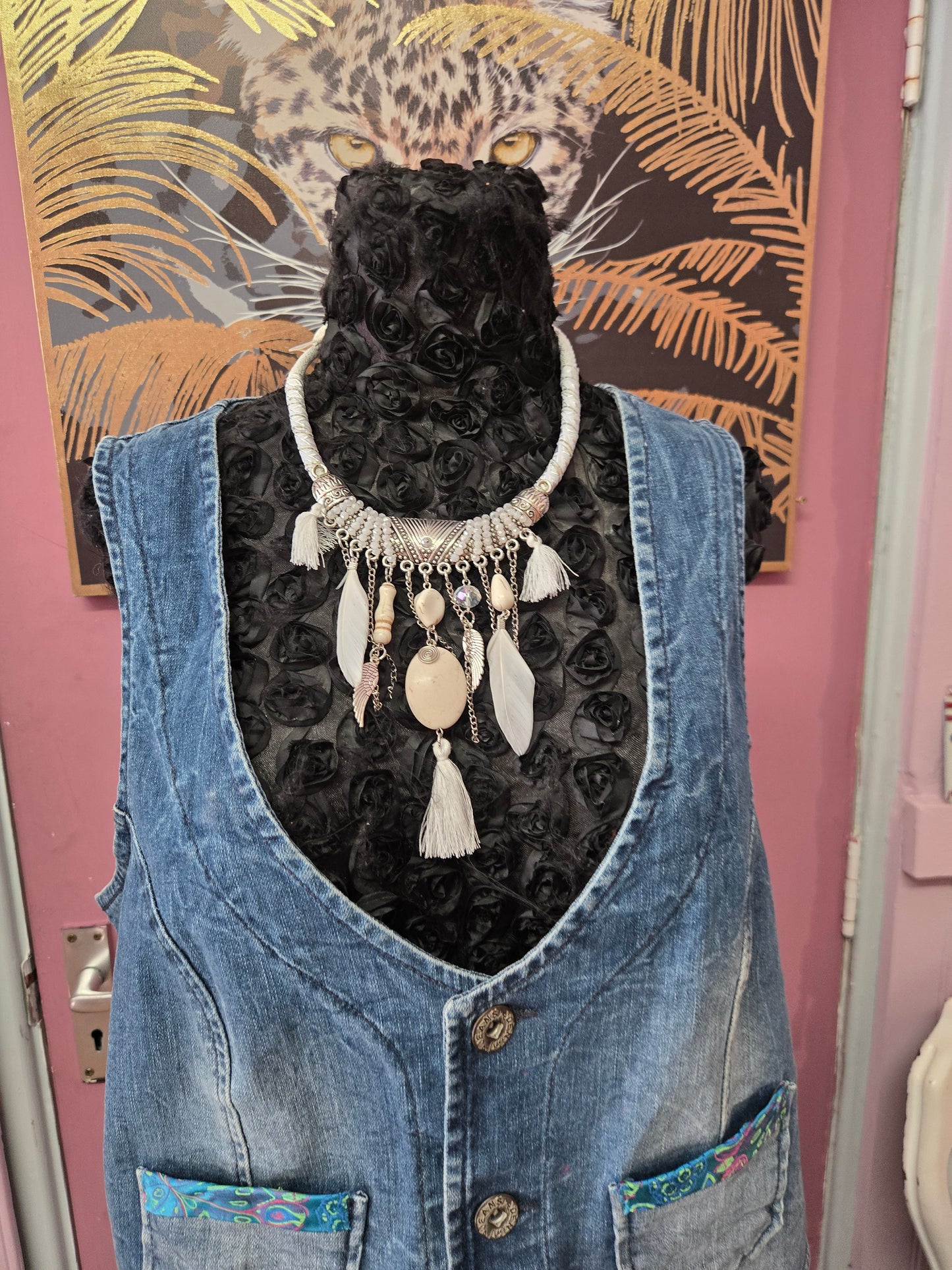 White feather necklace