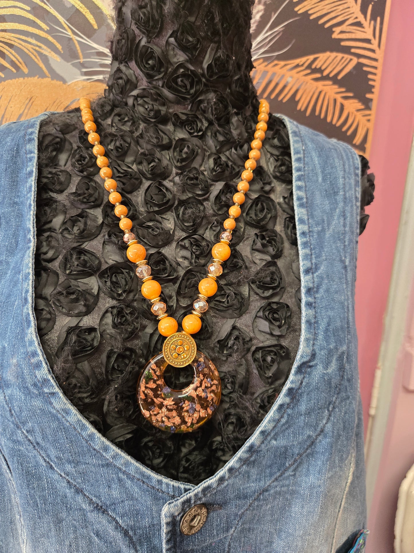 Brown resin necklace