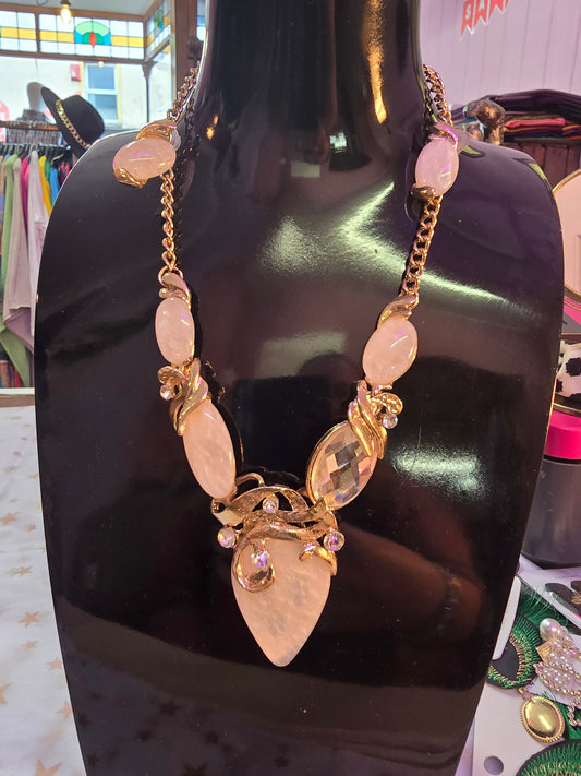 Mother of pearl look necklace