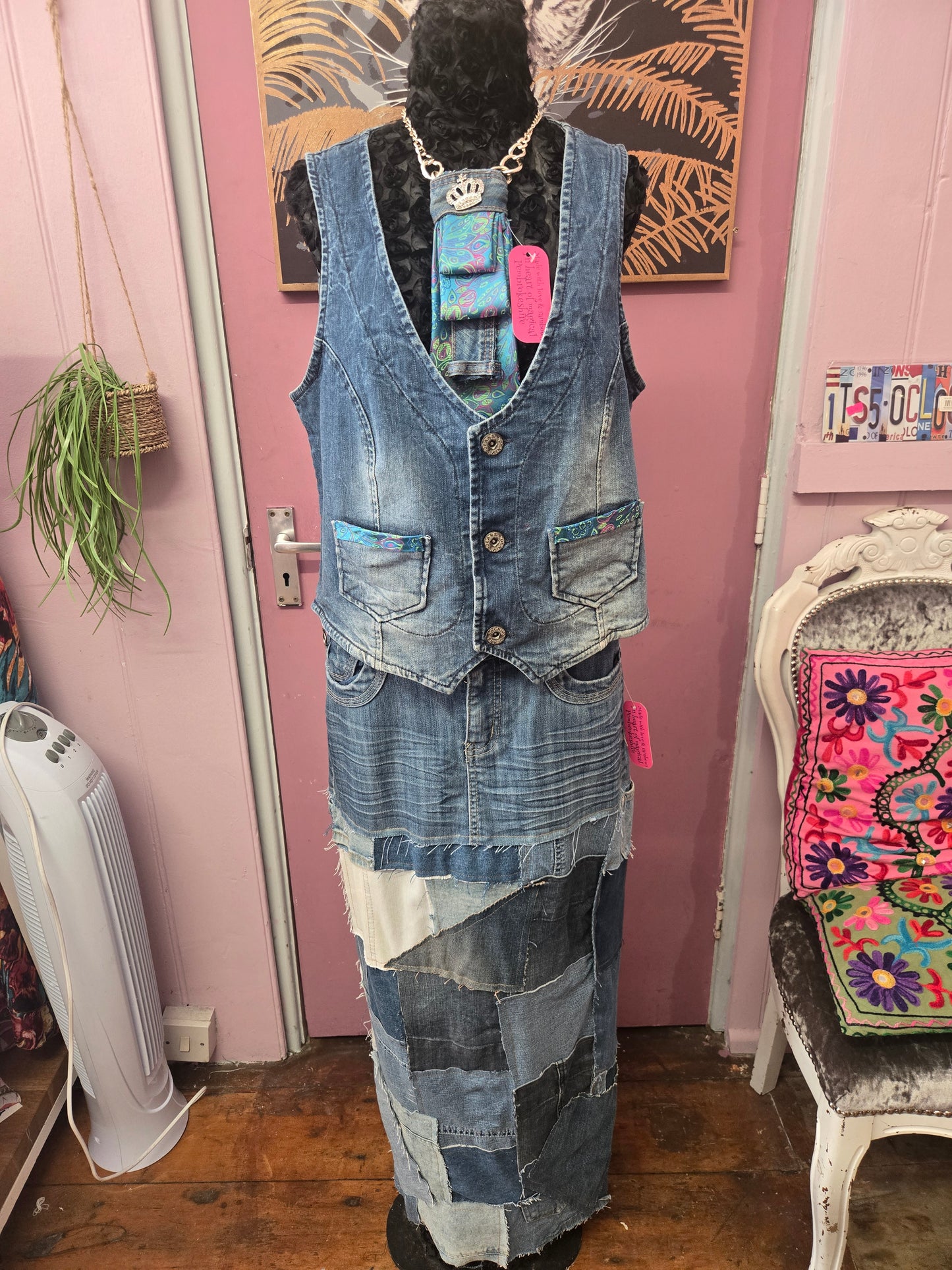 Unique tie set